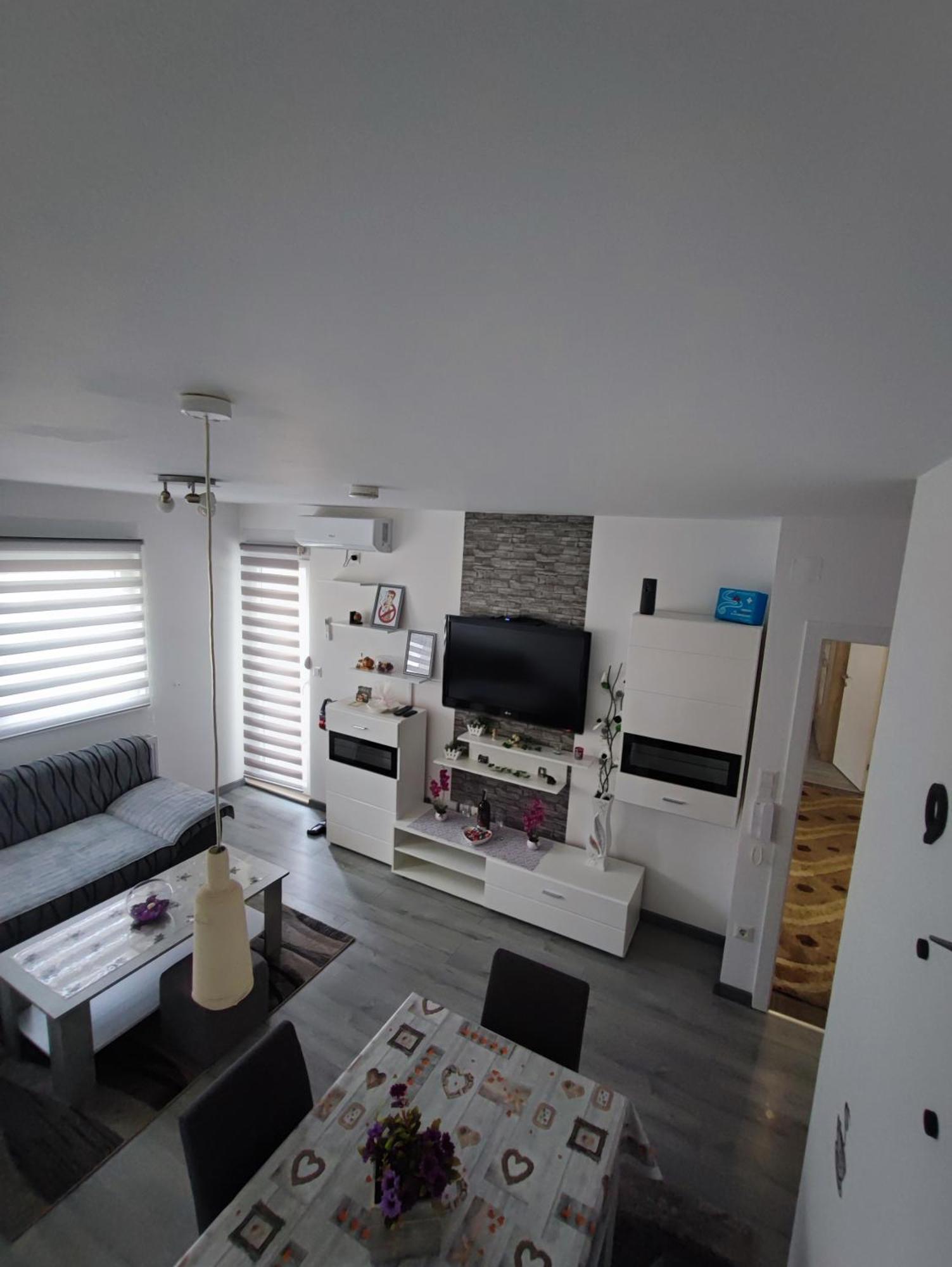 Stan Na Dan Apartman Krisfil Prnjavor Ngoại thất bức ảnh