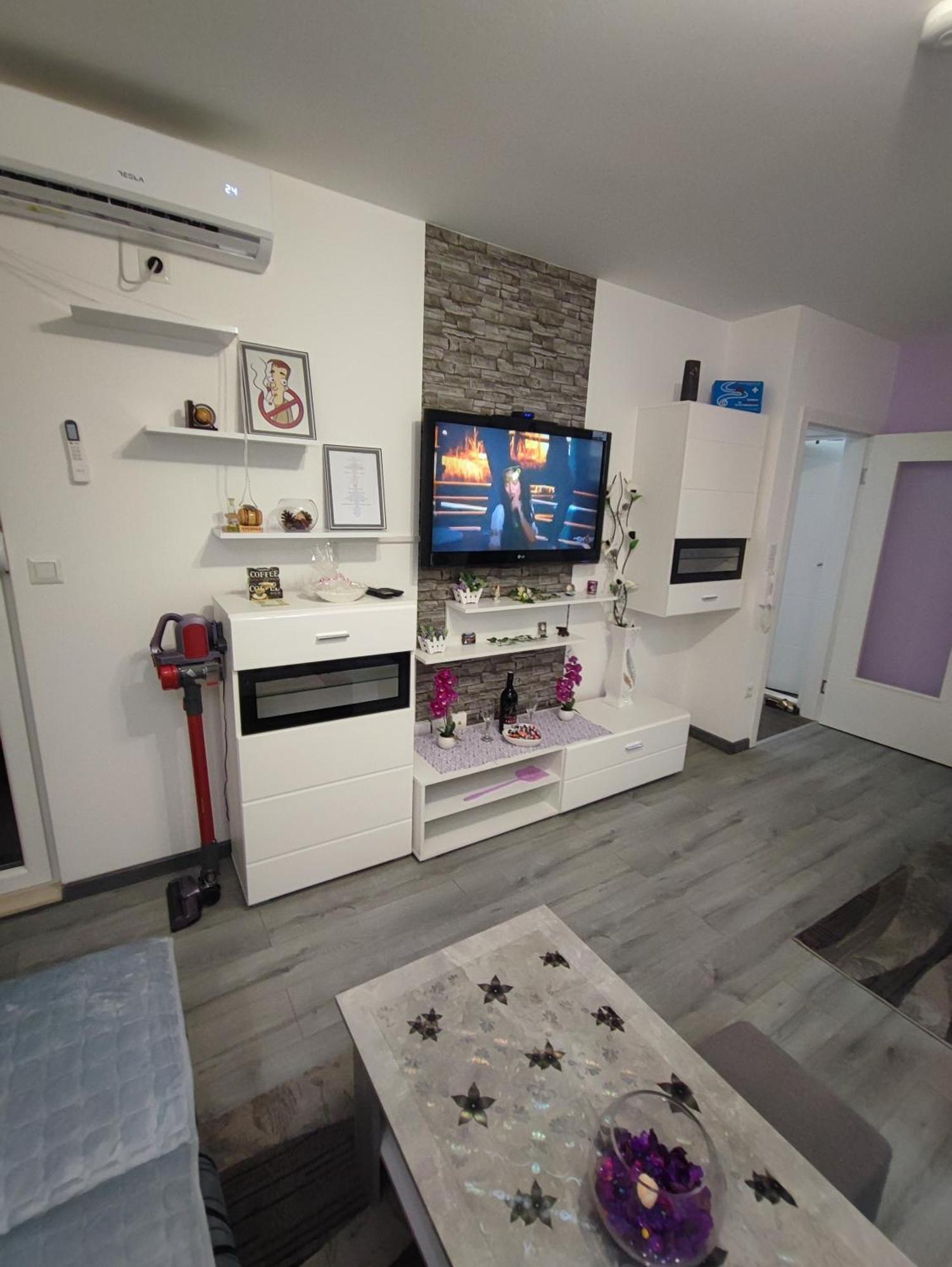 Stan Na Dan Apartman Krisfil Prnjavor Ngoại thất bức ảnh